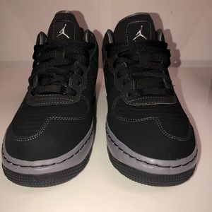 Boys sneakers Size 5 - Brand new
